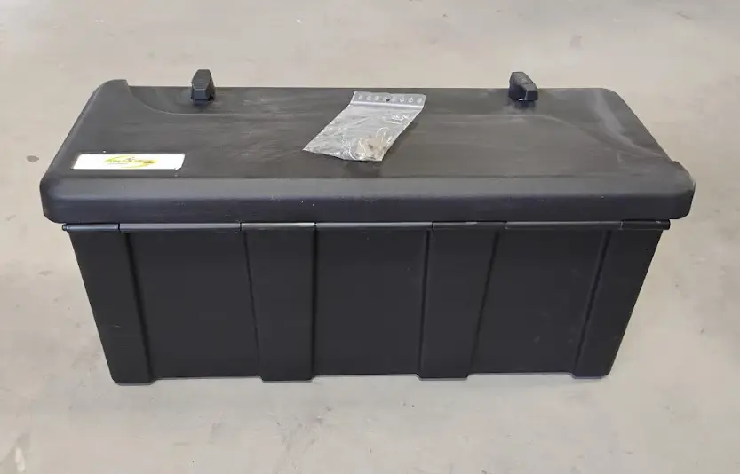 COFFRE DE RANGEMENT ETANCHE POUR REMORQUE (AVEC CLE)