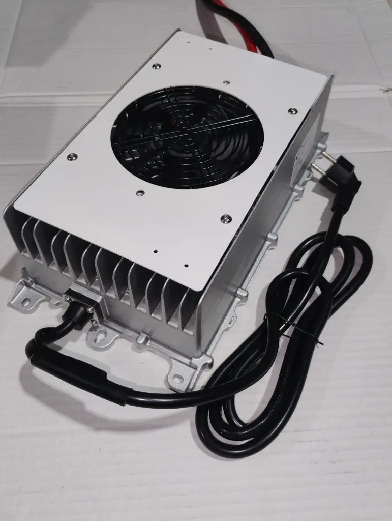 24V 100A WATERPROOF CHARGER (LEGEND/MOST)