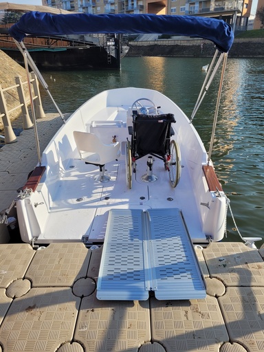 [B6322] MOBILE SUITCASE-STYLE ACCESS RAMP (122CM)