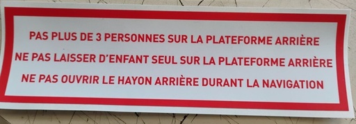 [B6430] AUTOCOLLANT "3 PERSONNES PLATEFORME ARRIERE" (LEGEND)
