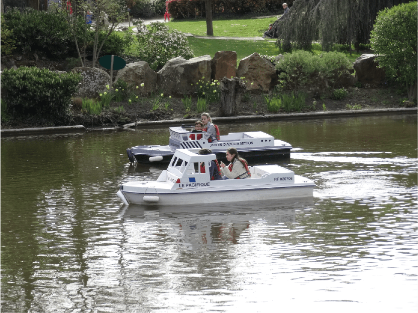 mini-bateau de sauveteurs pour enfant